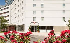 Ibis Lyon Caluire Cite Internationale
